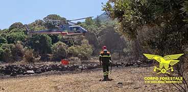 Riempimento benna elicottero antincendio