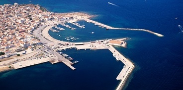 Veduta aerea del porto di Calasetta