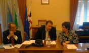 Firma atto del sindaco maddalenino, Angelo Comiti, e direttore generale di Area, Giovanni Achenza