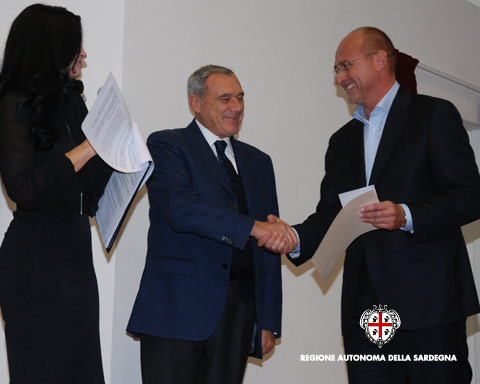Pr.Cappellacci consegna premio al Procuratore Antimafia Grasso