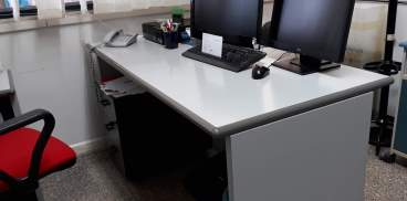 scrivania ufficio